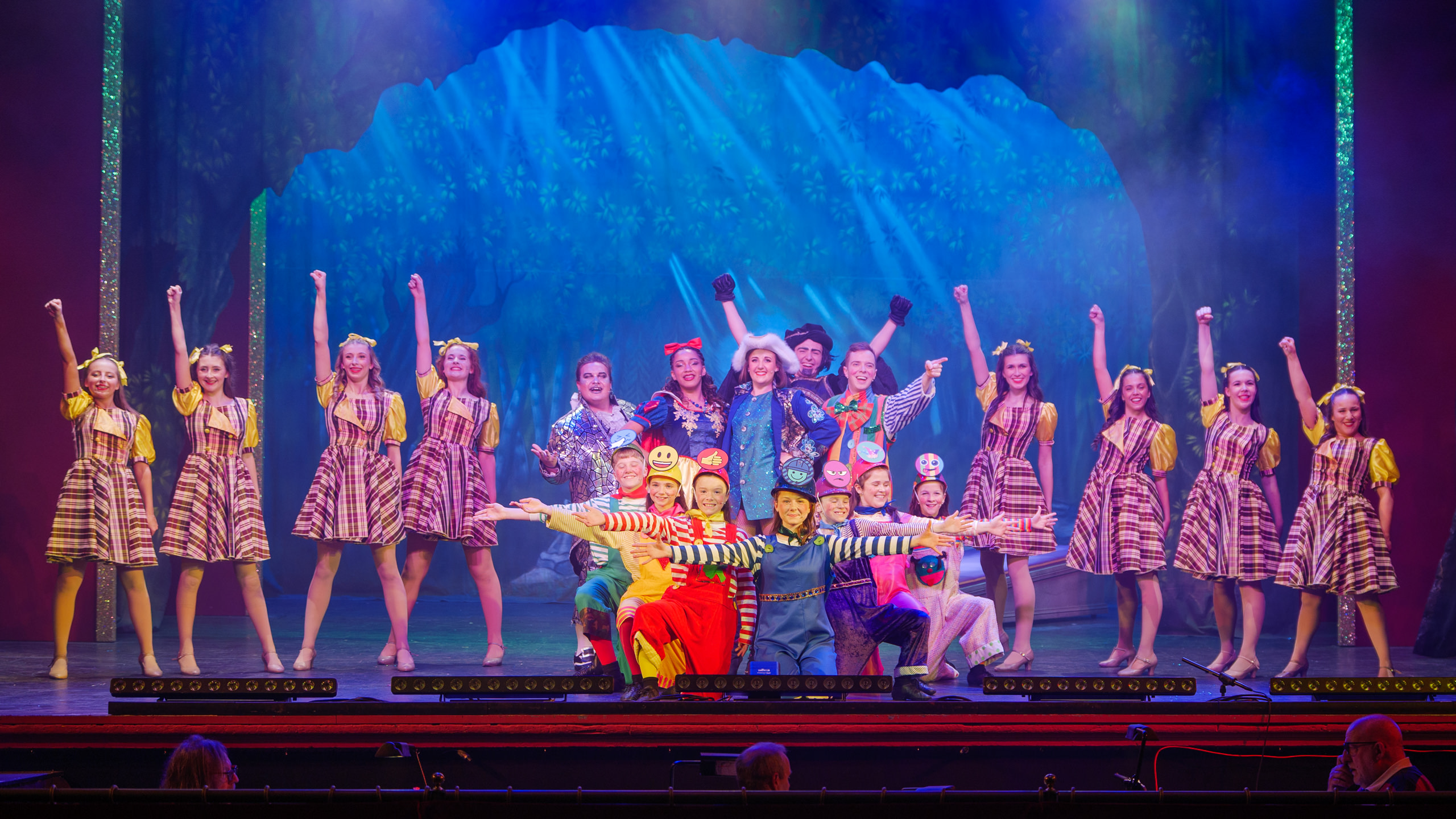 Upstagers pantomimes